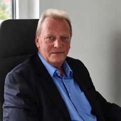Portraitfoto von Stephan Schulze